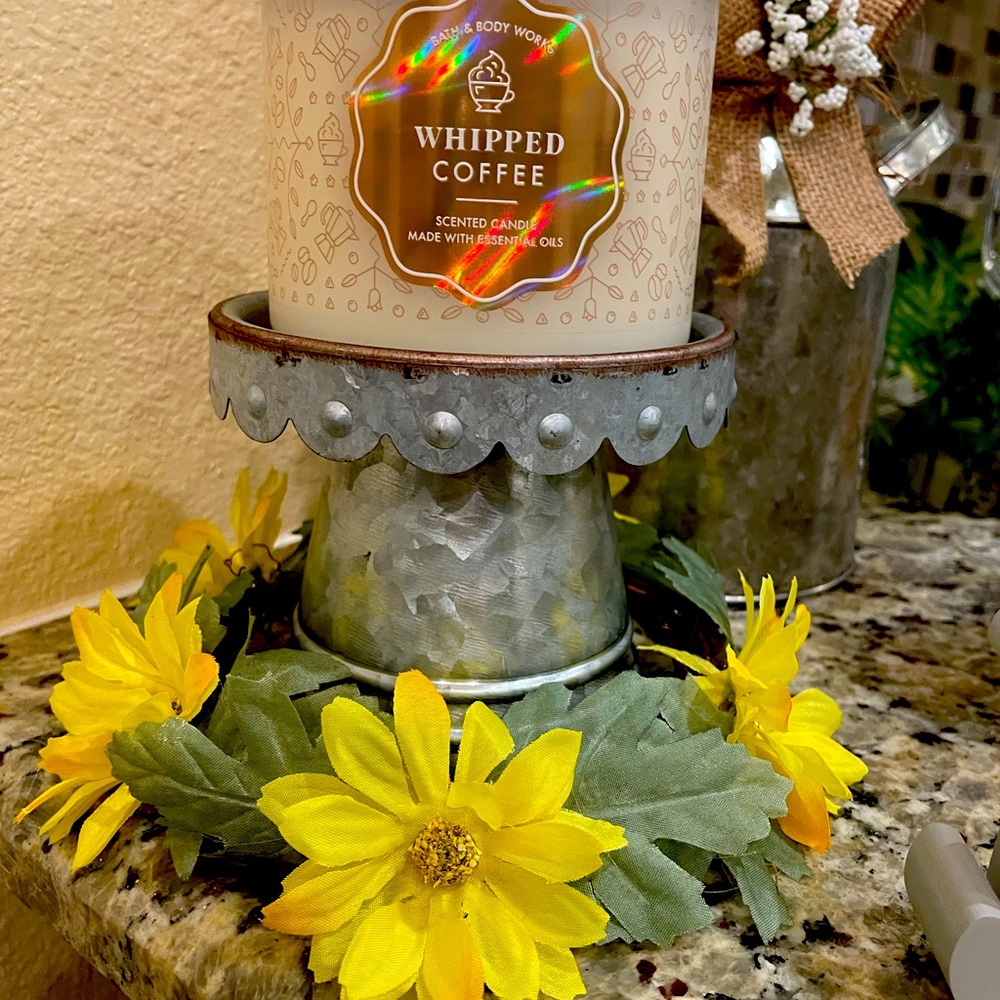 Bath and Body Works Candle in a Set.